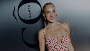 Burcu Esmersoy pastasıyla herkesi şaşırttı!
