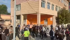 Manisa'da okul önünde silahlı saldırı: Yaralı öğrenciler var