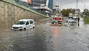 İstanbul Valisi uyardı: Bugün evden çıkmayın