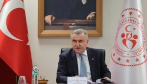 Bakan Bak'tan milli sporculara tebrik