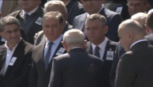 Kılıçdaroğlu ile Özel tokalaştı! YENİ Parti sonrası ilk temas
