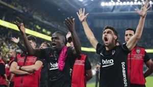 Beşiktaş, bir sezonluk aranın ardından derbi kazandı