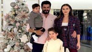 Burak Özçivit’ten aile saadeti!