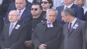 Özgür Özel ile Kılıçdaroğlu aynı törende