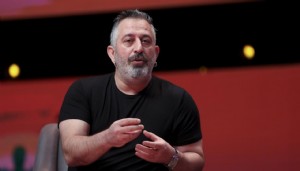 Cem Yılmaz’dan aile pozu! “Allah saklasın” notuyla paylaştı