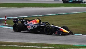 Bahreyn'de pole pozisyonu Verstappen'in