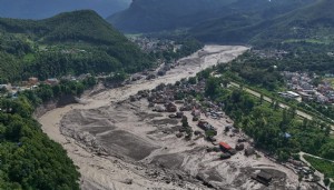 Nepal'de can kaybı bini aştı