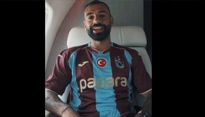 Salah Trabzonspor formasını giydi: Türkiye'ye geliyor