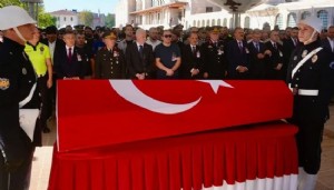 Şehit polis memuru Mehmet Ali Topatan son yolculuğuna uğurlandı