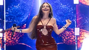 Simge Sağın gizemli hayranının peşine düştü!
