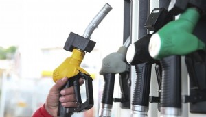 Benzine rekor zam bekleniyor! Tarih belli oldu