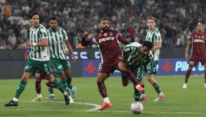 Trabzonspor derbiye kayıpla gidiyor: Konyaspor ilk 3 puanını aldı