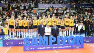 VakıfBank sezona kupayla başladı