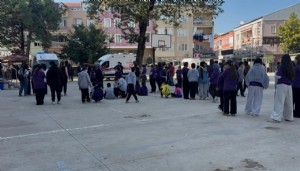 12 öğrenci zehirlendi! Veliler okula koştu