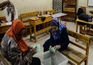 Mısır halkı sandığa gitmiyor!