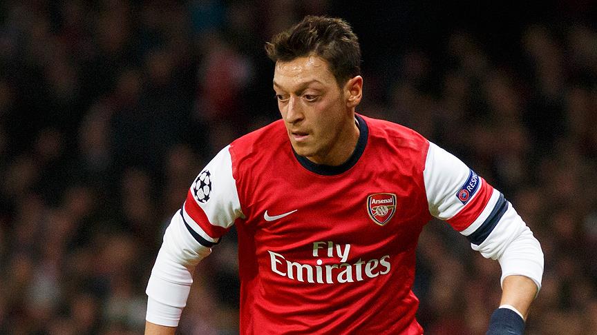 Arsenal yeni sözleşme için Mesut u bekliyor