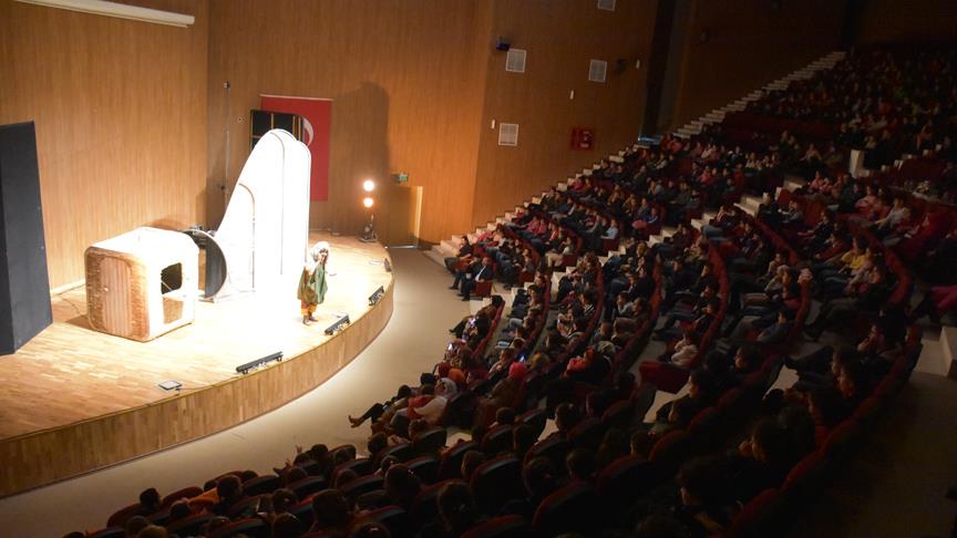 Şırnak ta  Zambak Limanı  sahnelendi