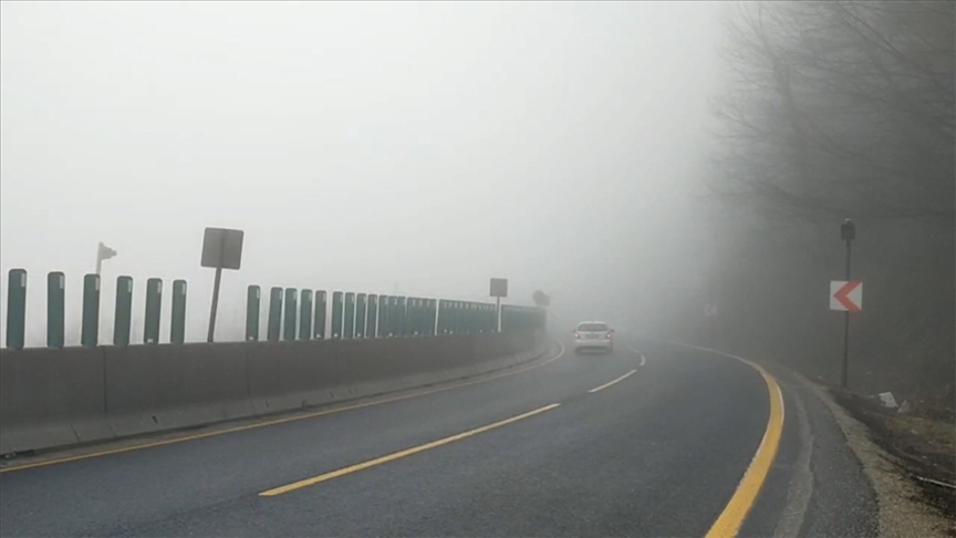 Bolu Dağı nda sis ulaşımı etkiliyor!