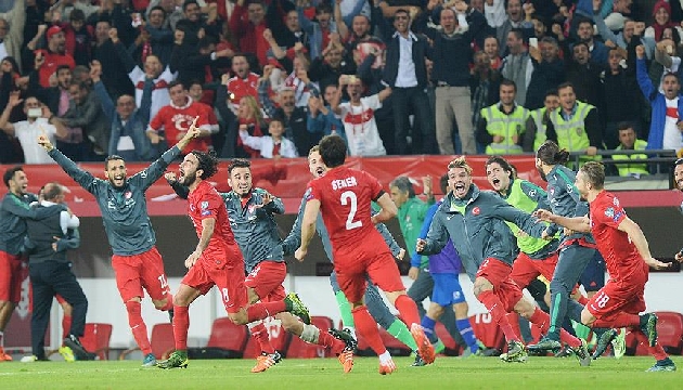 Rakiplerini ezdi!