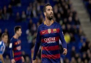 Iniesta dan Arda Turan a destek!