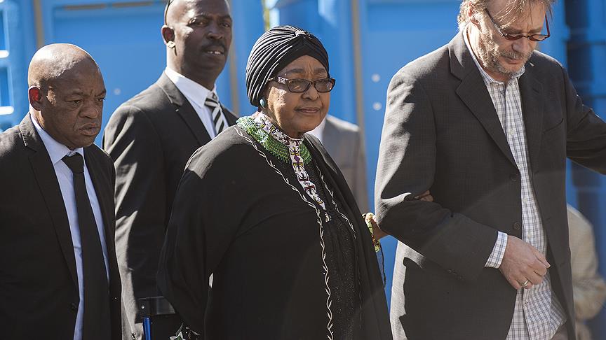 Winnie Mandela hayatını kaybetti