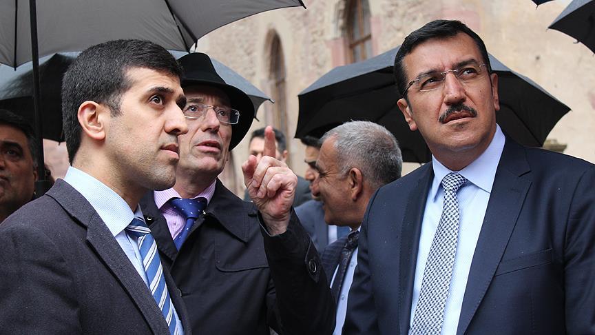 Anlaşmaya dahil olmak için mücadele ediyoruz