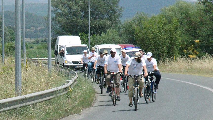 Sığınmacılar için pedal çevirdiler!
