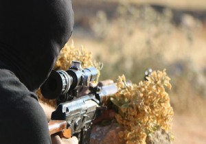 İranlı iki komutan Suriye de yaşamını yitirdi!