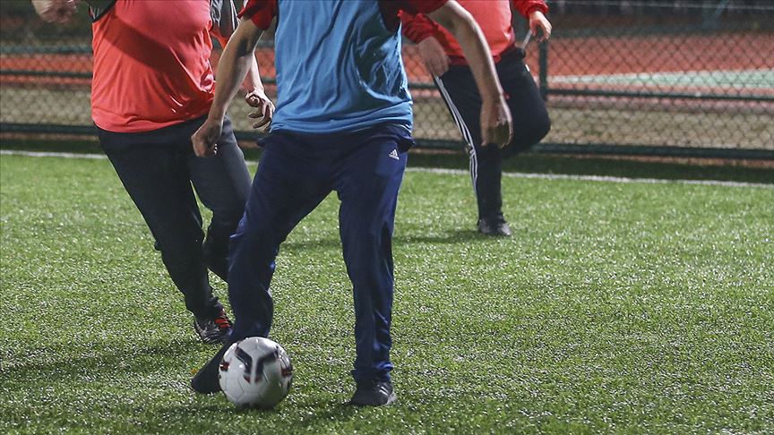 Halı saha maçında kalbine yenik düştü