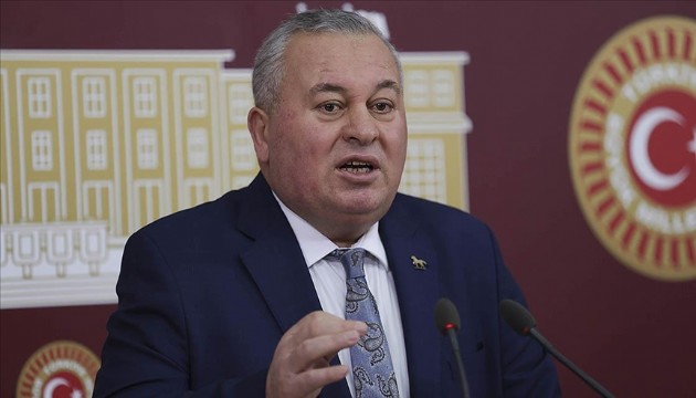 DP'li Enginyurt'tan, Ak Partili Yediyıldız'a tepki: 'Kralının karşısında eğilmedik'