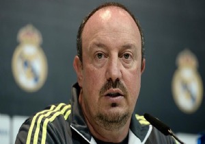 Real Madrid, Benitez in arkasında!