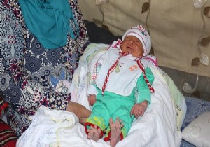 Suriyeli bebek  24 parmaklı  doğdu!