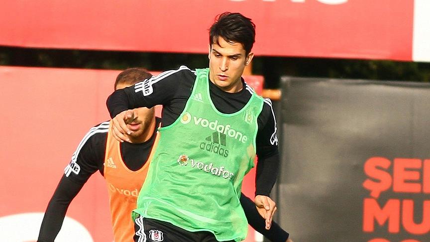 Beşiktaşlı Necip Uysal menisküs ameliyatı oldu