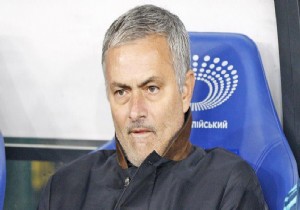 Mourinho ya 1 maç ceza verildi!
