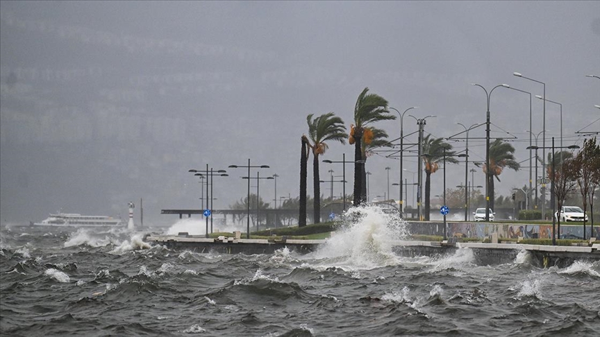 İzmir de vapur seferleri iptal!