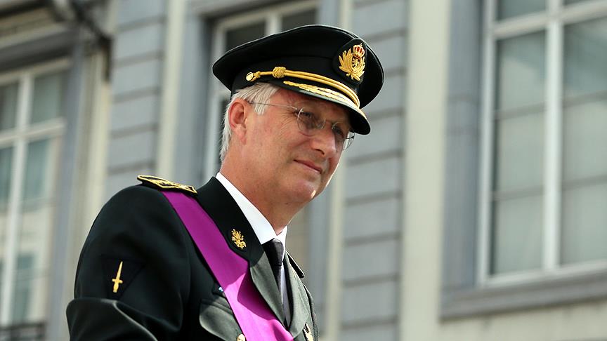 Belçika Kralı bakanların istifalarını kabul etti