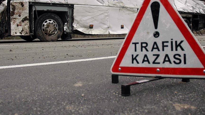 Amasya da yolcu otobüsü devrildi: 2 ölü