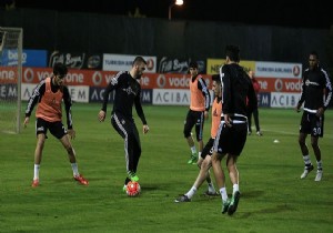 Beşiktaş 10 futbolcuyla çalıştı!