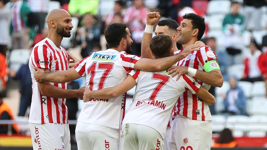 Antalyaspor, Fatih Karagümrük ü mağlup etti