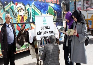 At arabası ve eşekten gezici kütüphane yaptılar