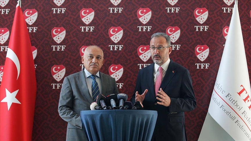 Süper Lig ve TFF 2.lig maçları erteleniyor