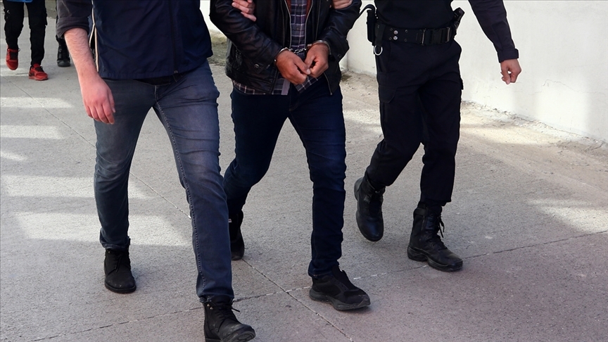 İstanbul da sahte altın operasyonu: 3 gözaltı