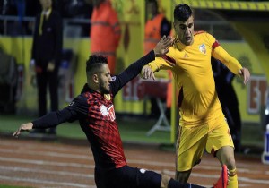 Es-es e  Kayserispor  darbesi!