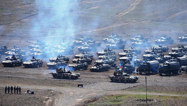 Azeri ordusu tatbikatta!