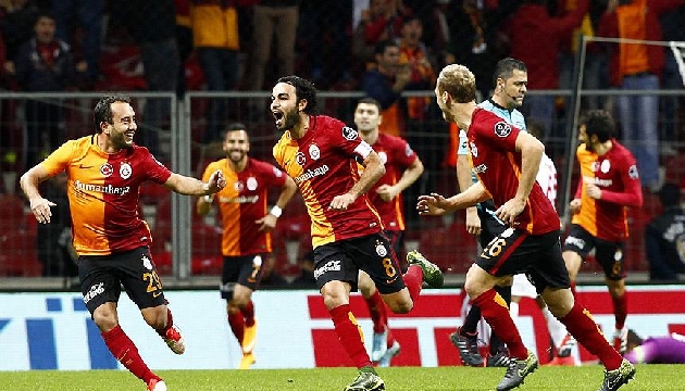 Cimbom zevkten  dört  köşe!