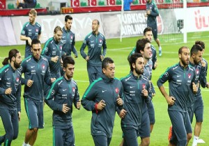 Millilerin rakibi Yunanistan!