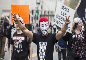 Maskeli kapitalizm protestosu