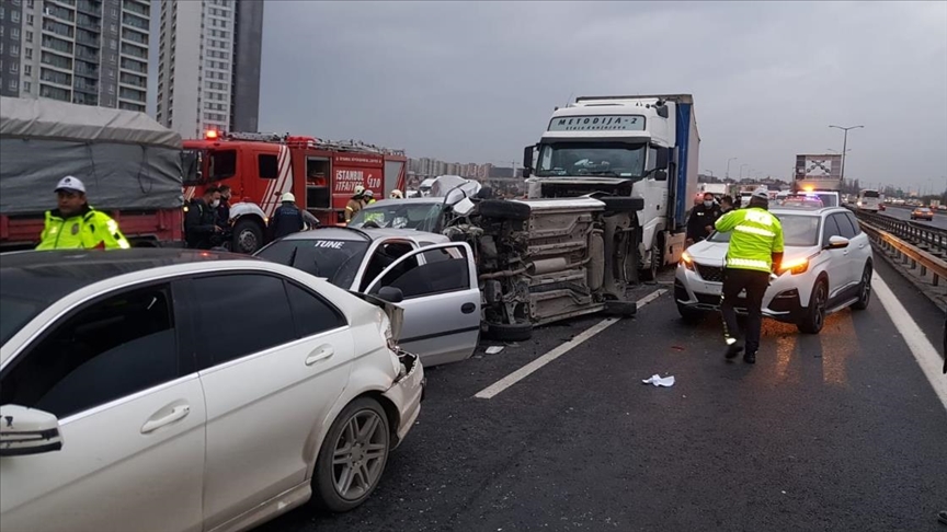 TEM Otoyolu nda zincirleme kaza