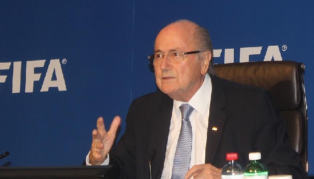 Blatter in futbolla işi bitti!