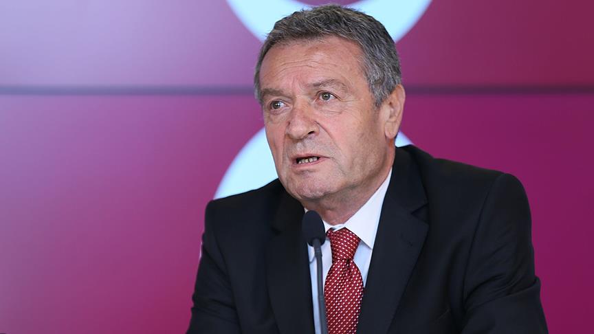 Sezgin den Fikret Orman a tepki!